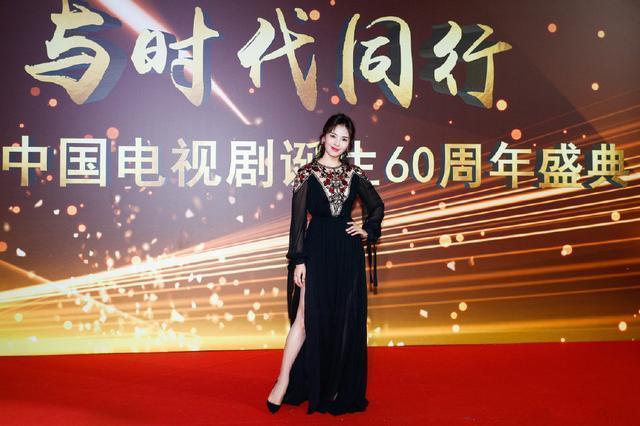 中國電視劇誕生60周年盛典劉濤黑色湘繡長裙搶鏡