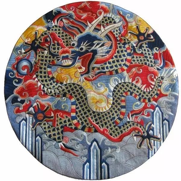 古代至高無上的刺繡龍紋
