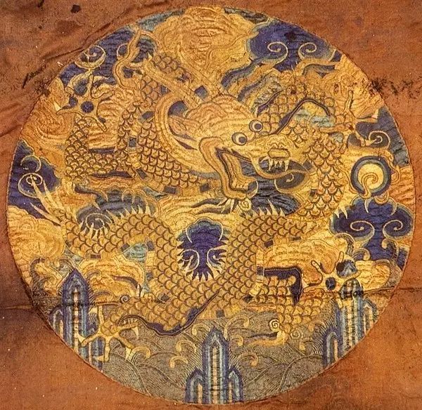 古代至高無上的刺繡龍紋