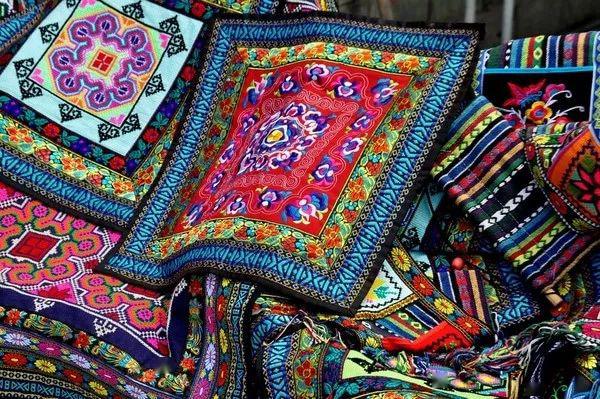 中國(guó)手工刺繡，永不過(guò)時(shí)的美